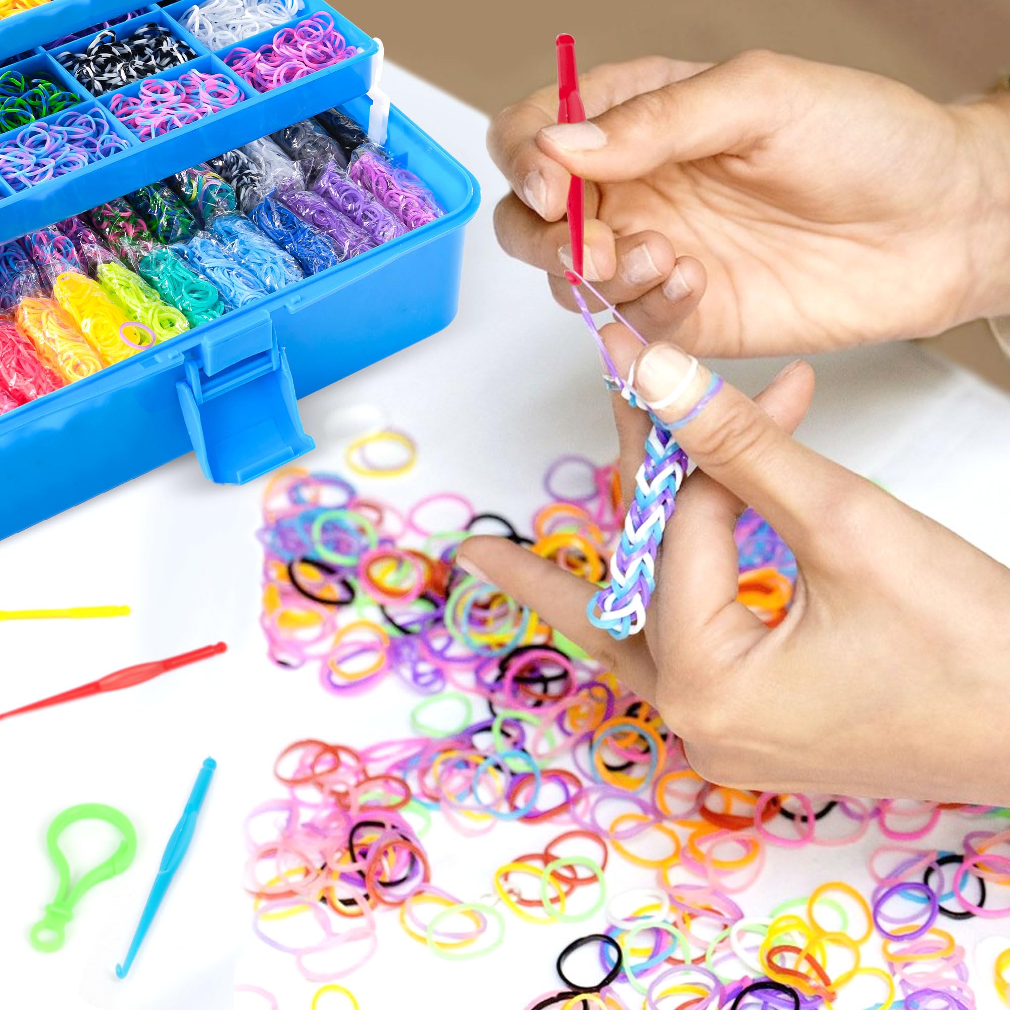 INSCRAFT 17500+ Rubber Loom Bands with 3 Layer Light Purple Container, 28 Colors, 600 S-Clips, 352 Beads, 40 Cartoon Pendant, Bracelet Making Refill Kit for Kids